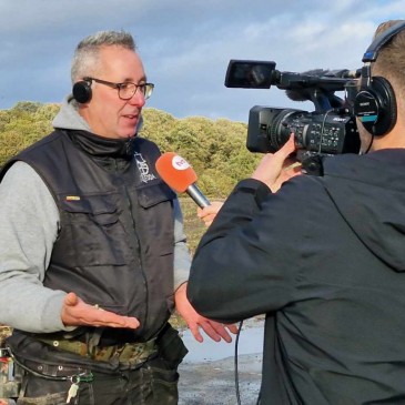 Onderzoek van terrein dat zal worden bebost in Buggenhout