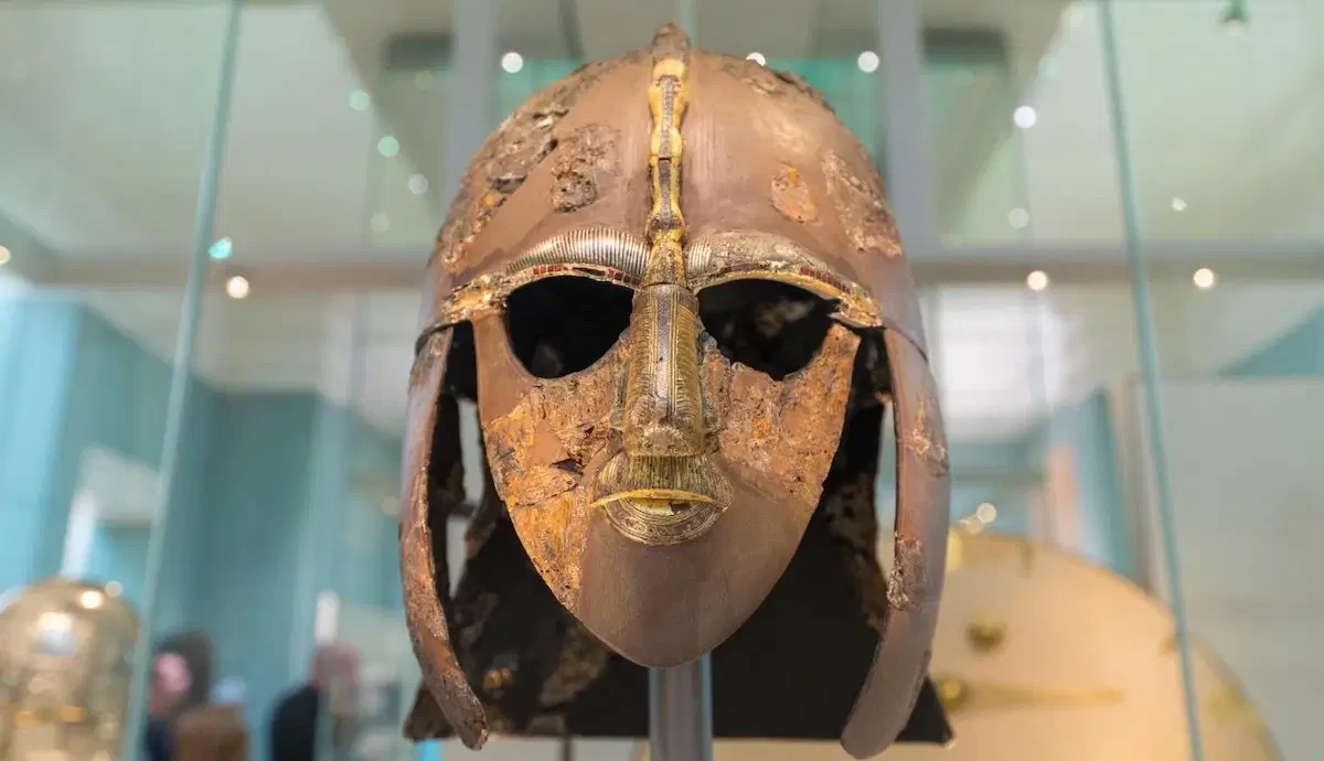 Stempel verbindt beroemde Sutton Hoo-helm met Denemarken